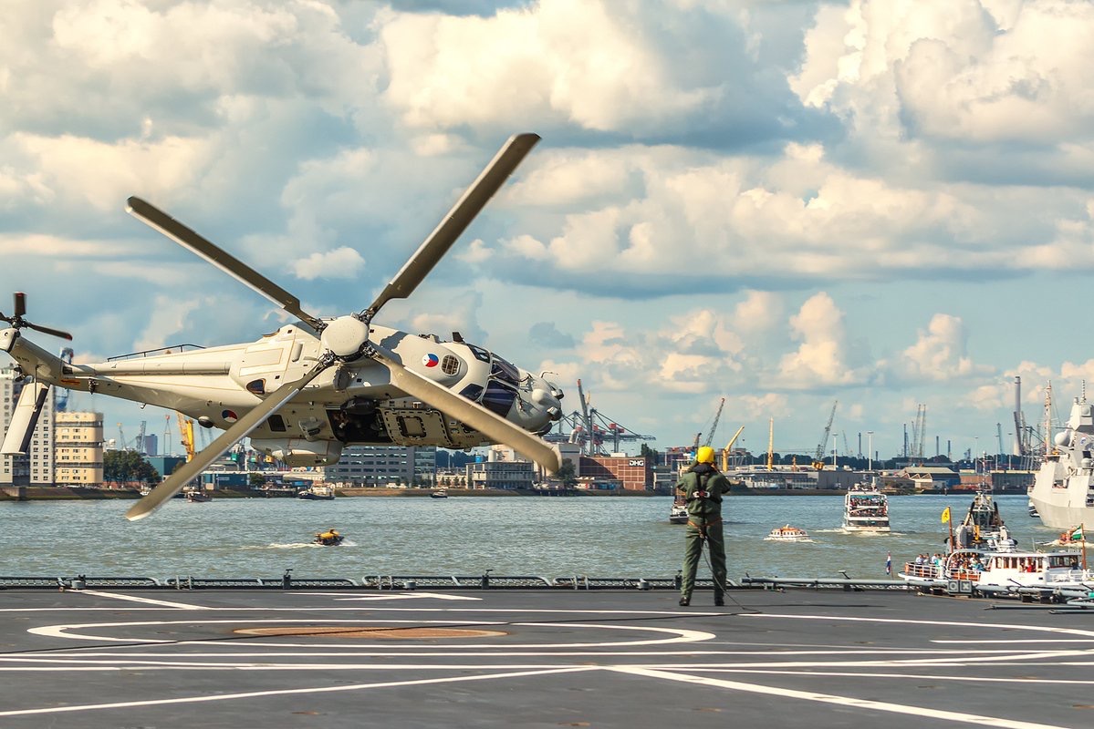 Dutch NH90 during the Harbor Days in Rotterdam 2017.jpg