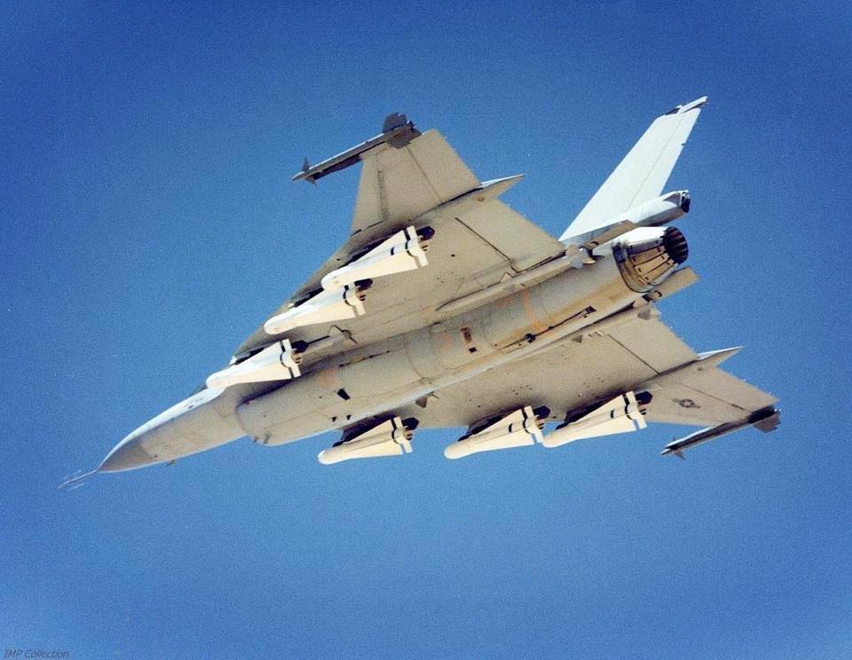 F16 XL.jpg