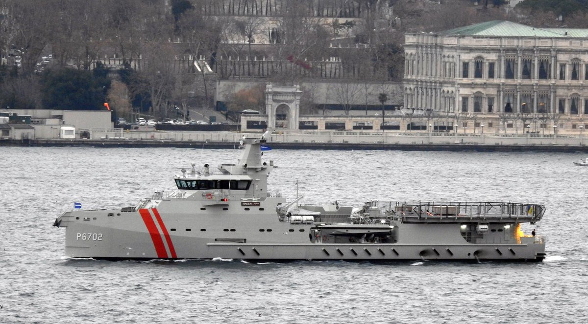 UAE Coast Guard Ship P6702 - Hameem.jpg