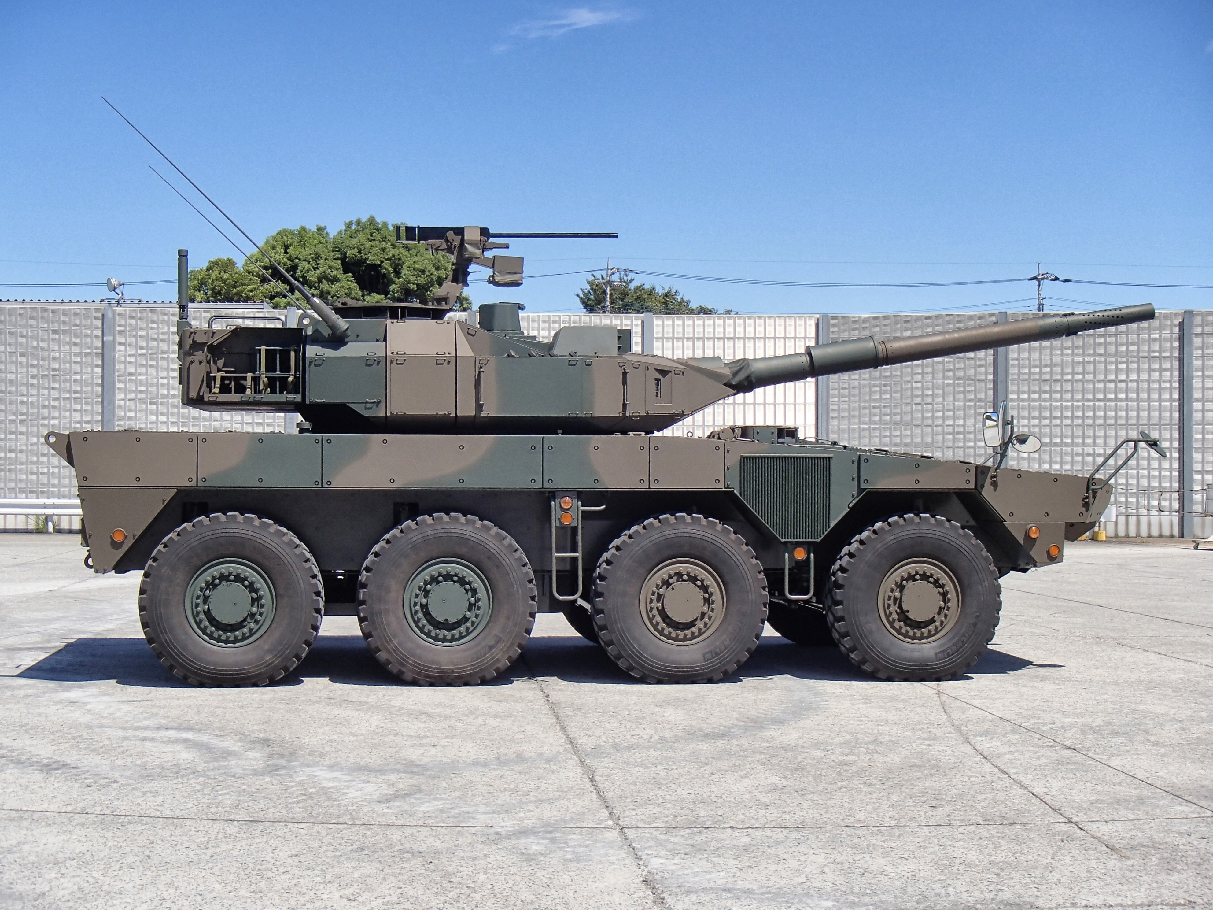 0_機動戦闘車%28MCV_Maneuver_Combat_Vehicle%29_3.jpg