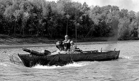 M551_Amphibious_training.jpg