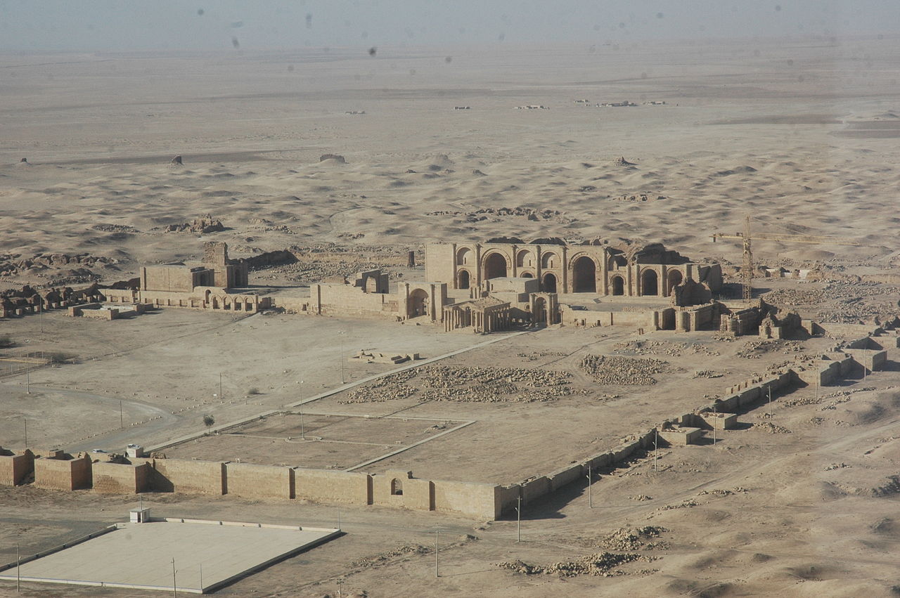 1280px-Hatra-71339.jpg