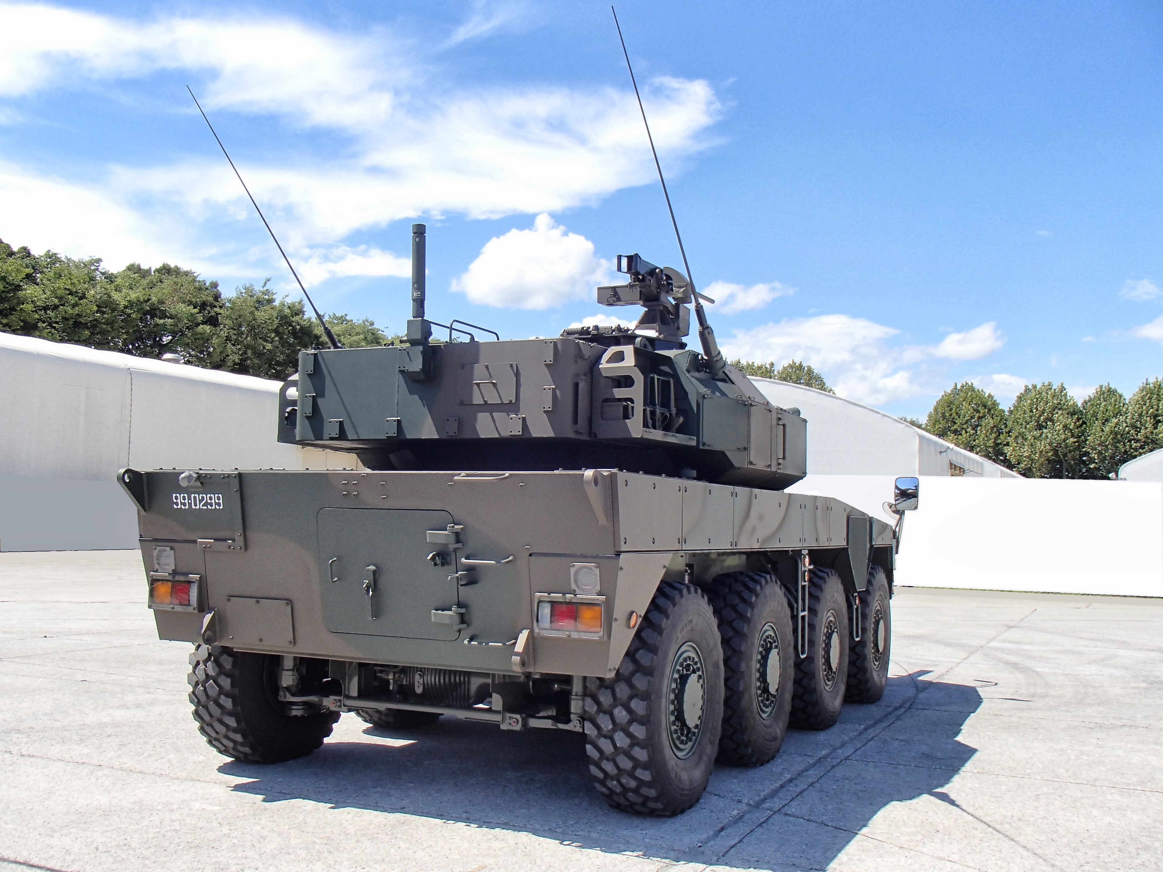 2_機動戦闘車%28MCV_Maneuver_Combat_Vehicle%29_1.jpg