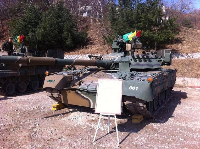 South_Korean_T-80_tank.jpg