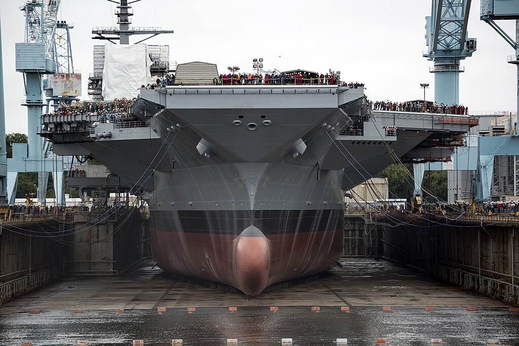 1024px-USS_Gerald_R._Ford_%28CVN-78%29_in_dry_dock_front_view_2013.JPG
