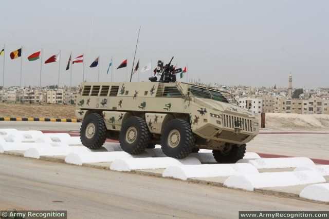 Mbombe_Paramount_Group_6x6_armoured_infantry_fighting_vehicle_SOFEX_2014_defense_exhibition_Amman_Jordan_640_002.jpg
