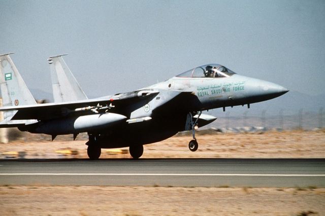 Warplanes_from_Saudi-led_Arab_coalition_destroyed_air_defense_systems_in_Yeman_air_force_base_640_001.jpg