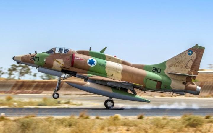 106618117_DD42AA_Israeli_Air_Force_IAF_Mcdonnell-Douglas_A-4_Skyhawk_Ayit_fighter_jet_at_takeoff-large_trans++pVlberWd9EgFPZtcLiMQf28kBVqZ4avuiD_OH8JhREk.jpg