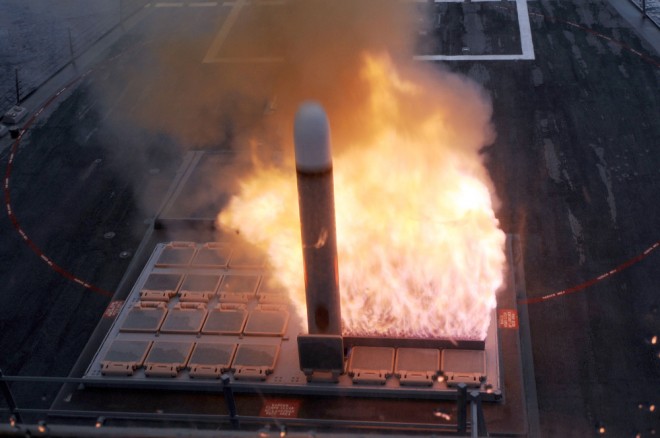 ORD_Tomahawk_Launch_From_USS_Farragut_DDG-99_lg-660x438.jpg