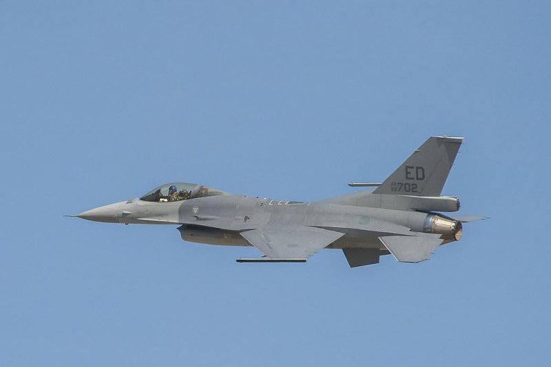 State-Department-OKs-17B-sale-of-eight-F-16-Vipers-to-Bulgaria.jpg