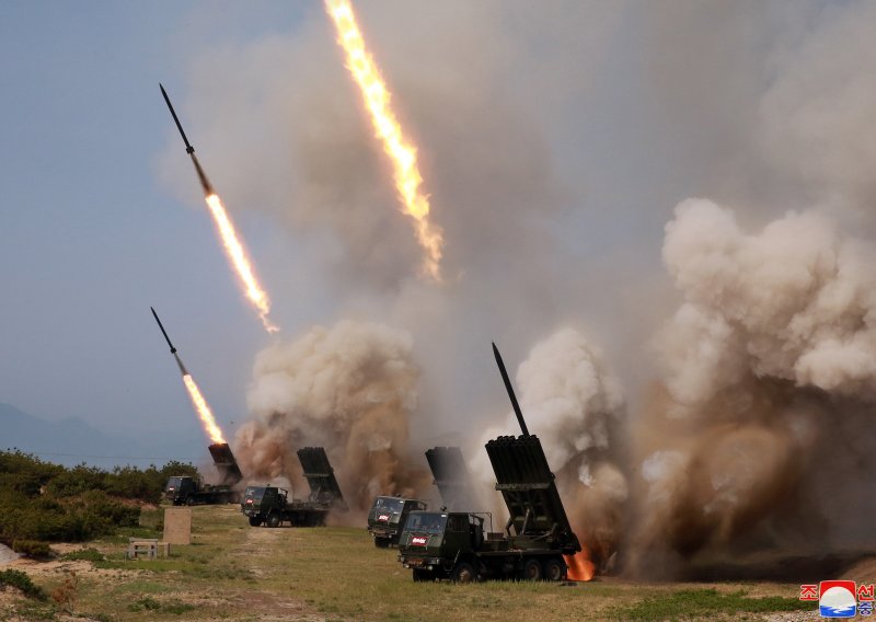 North-Korea-Multiple-rocket-launchers-tactical-guided-weapons-tested.jpg