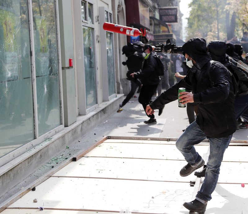 May-Day-protests-turn-violent-in-Paris.jpg