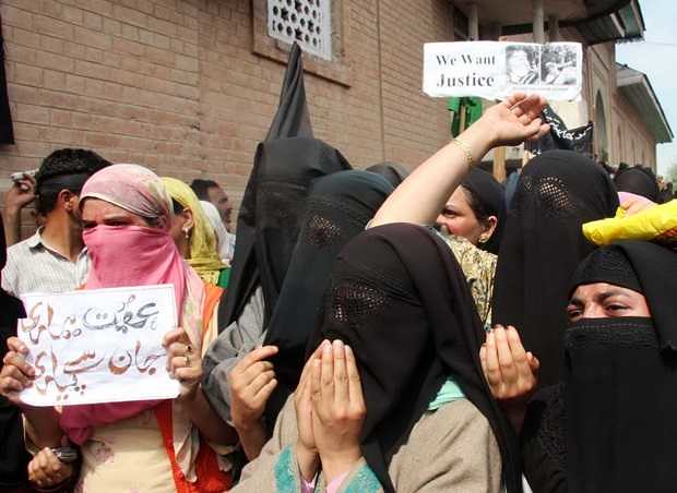 5323 Indian Soldiers raped 30 women in Kashmiri village Kunan 02