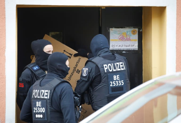 Police raid Al-Irschad Mosque in Berlin as dozens of police and special forces stormed mosques and associations linked to Hezbollah in Bremen, Berlin, Dortmund and Muenster early Thursday. (AFP Photo/Odd ANDERSEN)